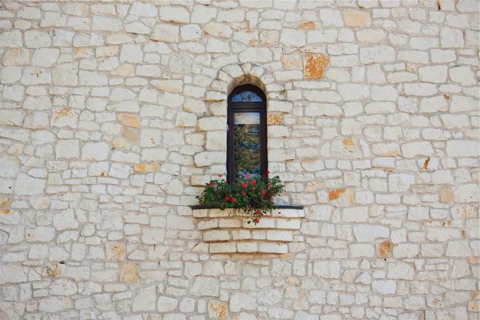 Stone veneer, new build